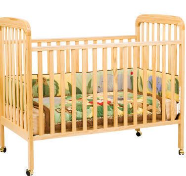 DaVinci Alpha Crib 3-in-1 Convertible Crib in Natural